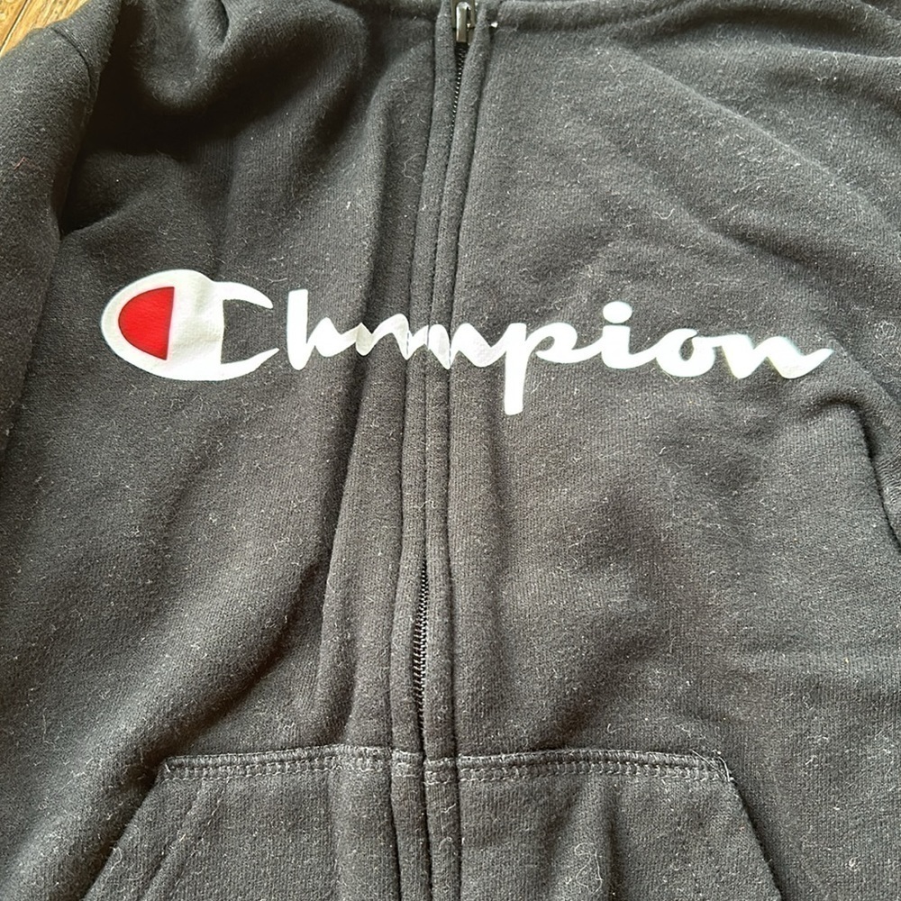 EUC Boys Champion Black Zip Up Jacket Size 7/8 - Picture 2 of 6